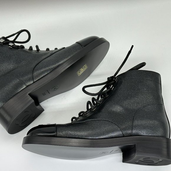 CHANEL 20A Iridescent Leather CC Cap Toe Lace Up Combat Ankle Booties Boots - Picture 14 of 16